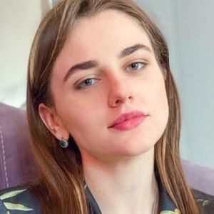 Meet your Posher, Bella